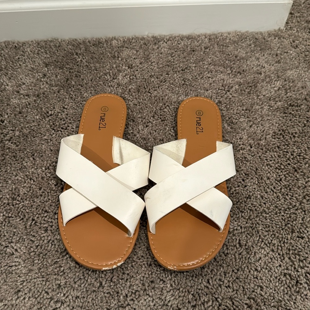 White rue 21 sandals size 8